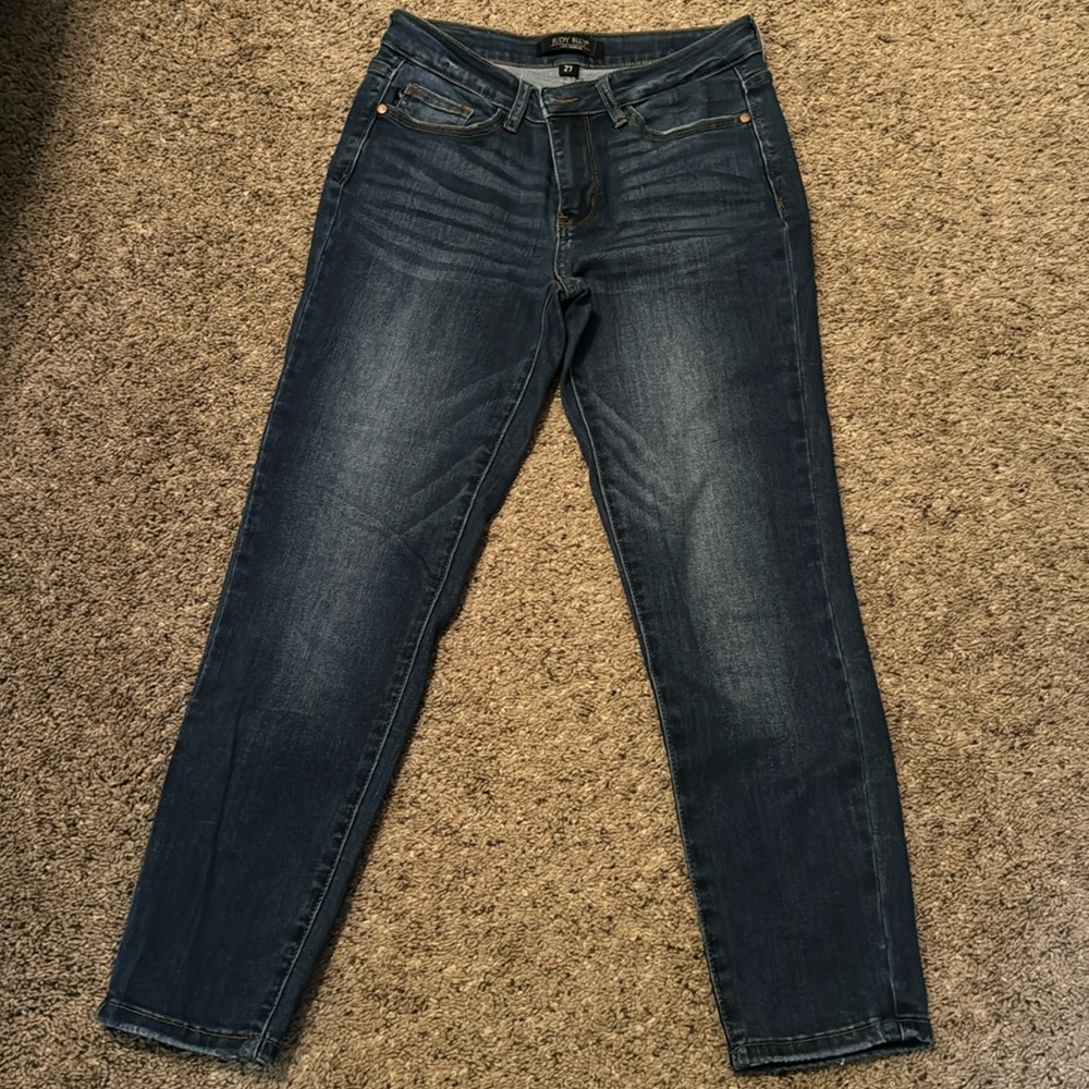 Judy Blue Relaxed Fit Mid Rise Skinny Crop Jean